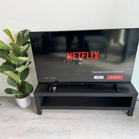 With Free Parking & Gym! Apartment York