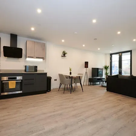 With Free Parking & Gym! Apartment York